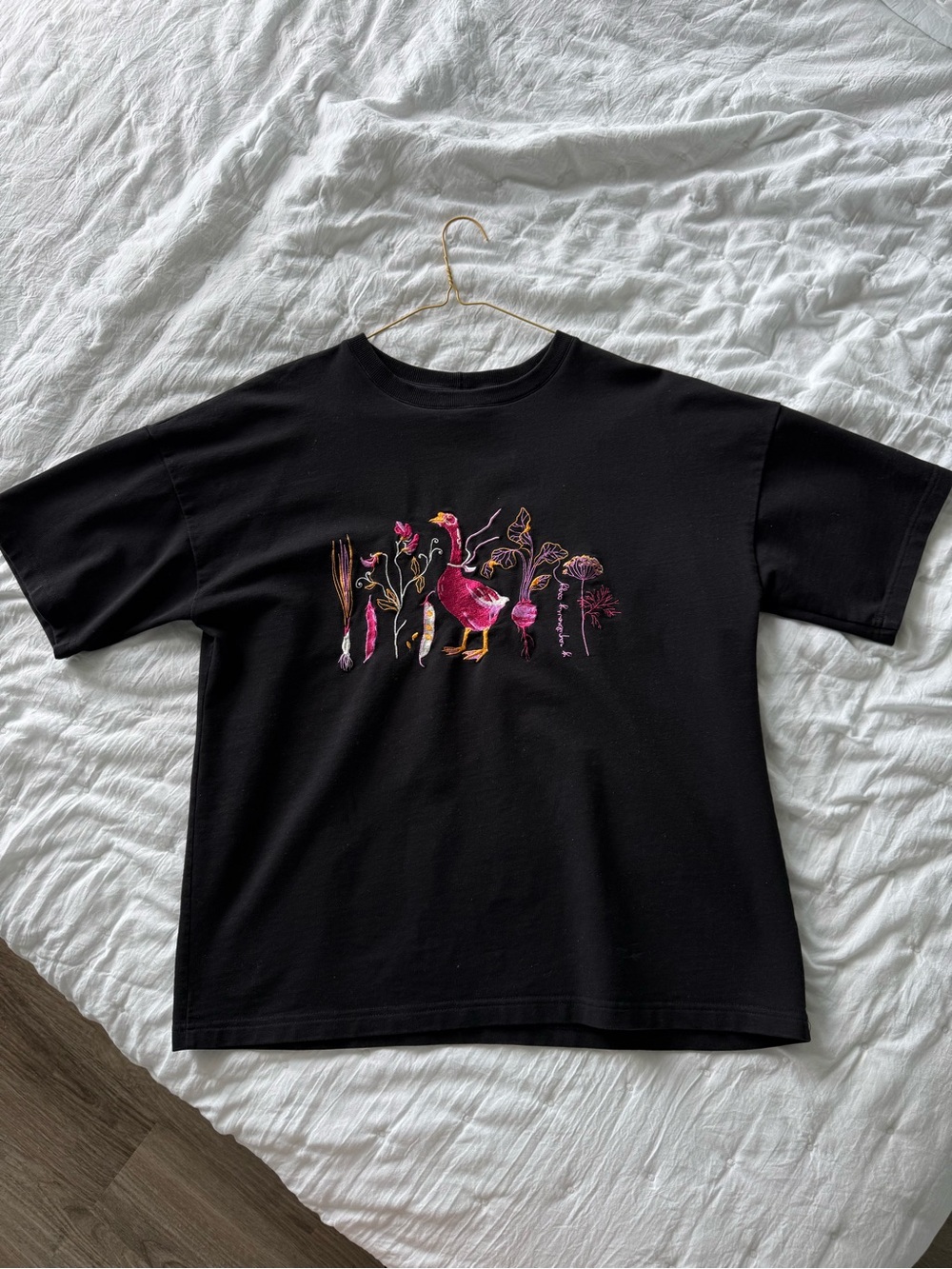 Black embroidered tshirt women one size